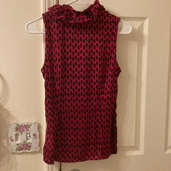 - Elizabeth McKay ruffle neck top - Picture 6 of 10